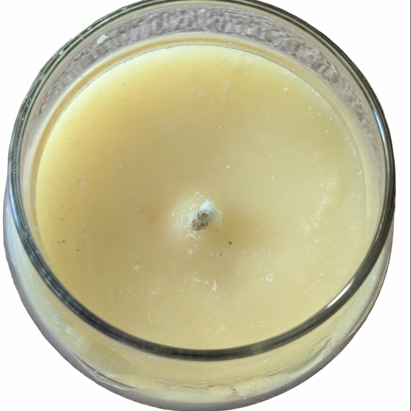 - RARE DISCONTINUED Canary Island Banana candle.  Very nice scent ! - Picture 3 of 6